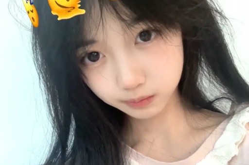 性感女星差点被两位大佬夹死的瓜！